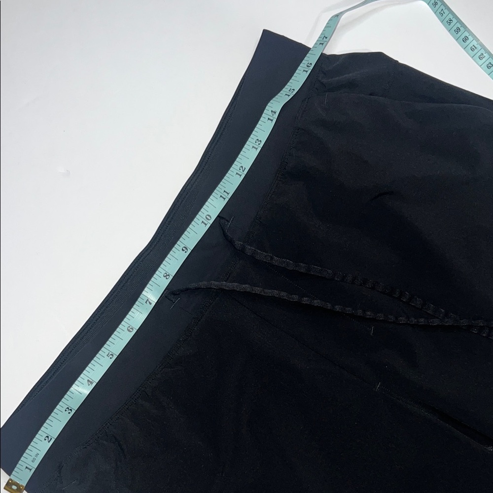 lululemon athletica Black High Waist Shorts Women’s size large - Picture 7 of 9